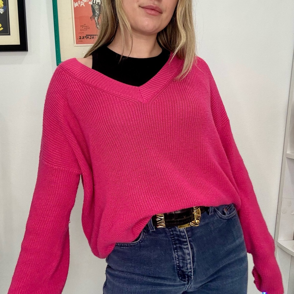 RE/DONE 90s V-Neck Sweater in Hot Pink Oversized Rib Knit